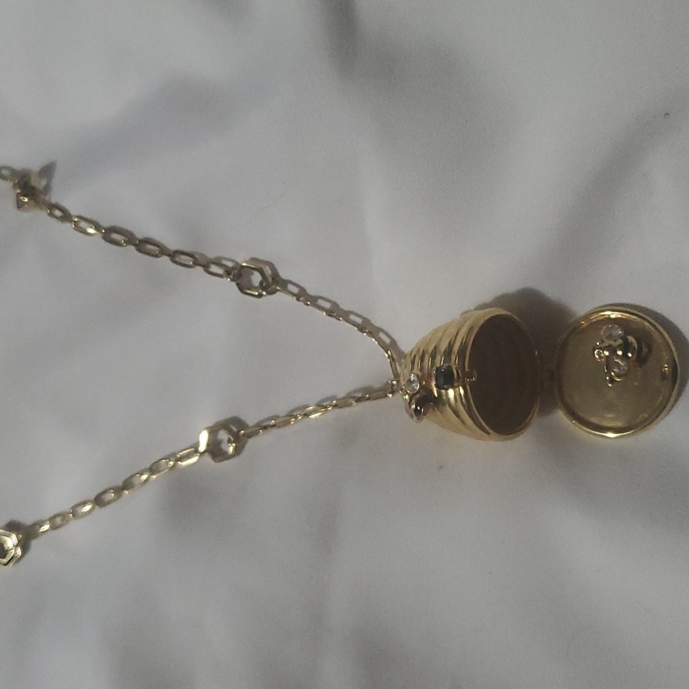 Rare Kate spade Queen bee hive necklace as is